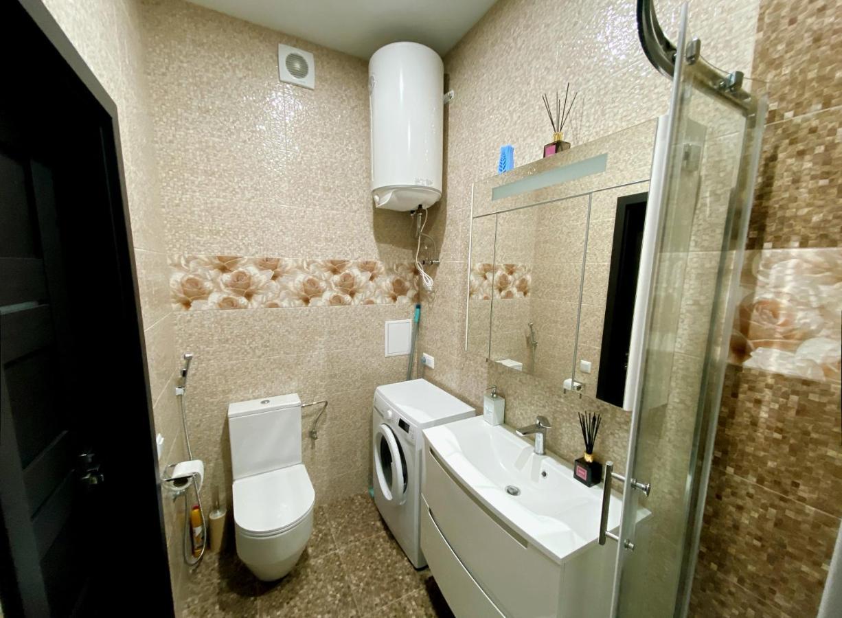 Italian Boulevard Modern Apartment Odesa Exterior photo