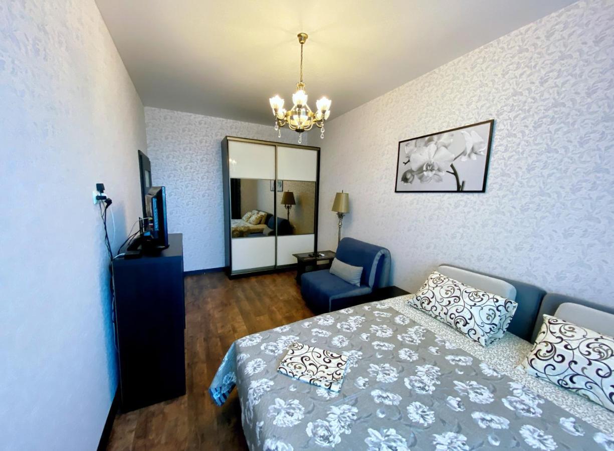 Italian Boulevard Modern Apartment Odesa Exterior photo